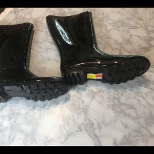 Time and Tru woman’s black galoshes. Size 11W